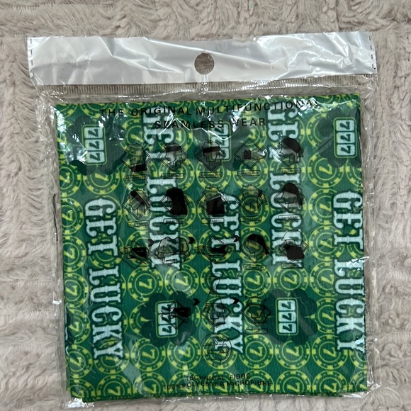 St Patrick’s Day bundle green derby hat, shamrock beads, shamrock band, New - Picture 8 of 16